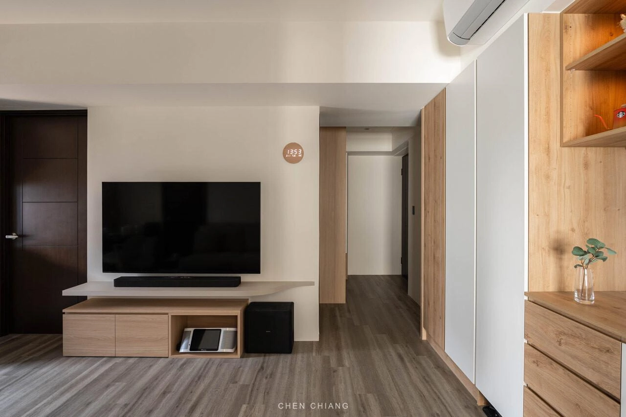 L HOUSE